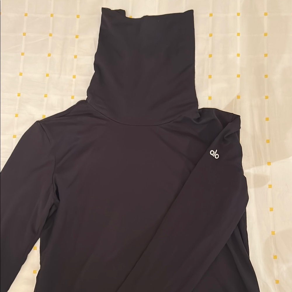 ALO Yoga black turtleneck Top